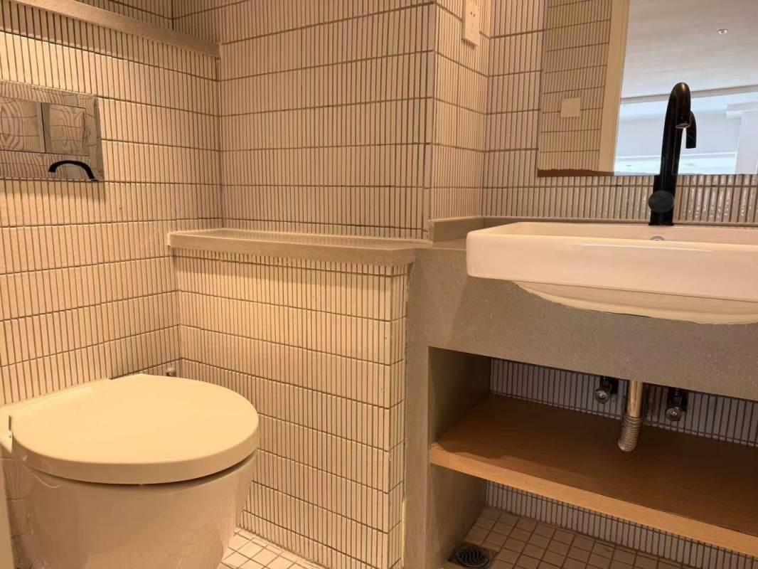 Housing image — Bathroom