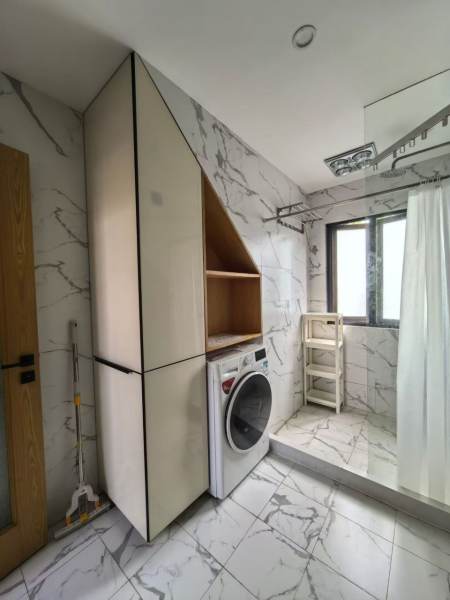 Housing image — Bathroom