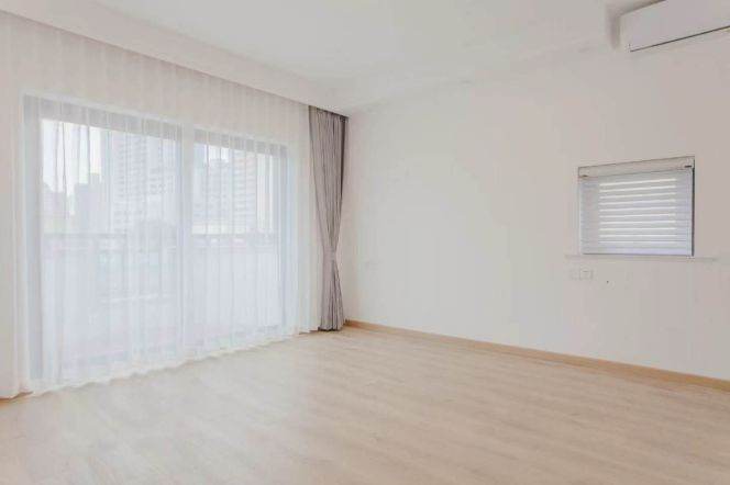 3BR Apartment near Jiangsu Rd Metro