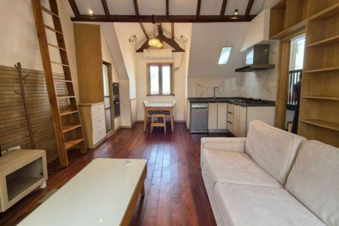 Spacious 1BR Heritage Apartment in Old Xuhui with Green View