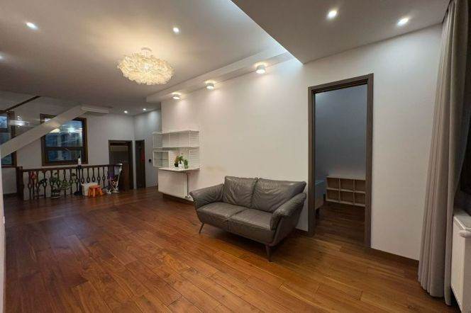 High-Ceiling 3BR Heritage Apartment near South Shaanxi Rd Metro with Terrace (L1/L10/L12)