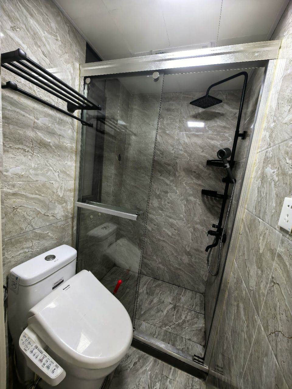 Housing image — Bathroom