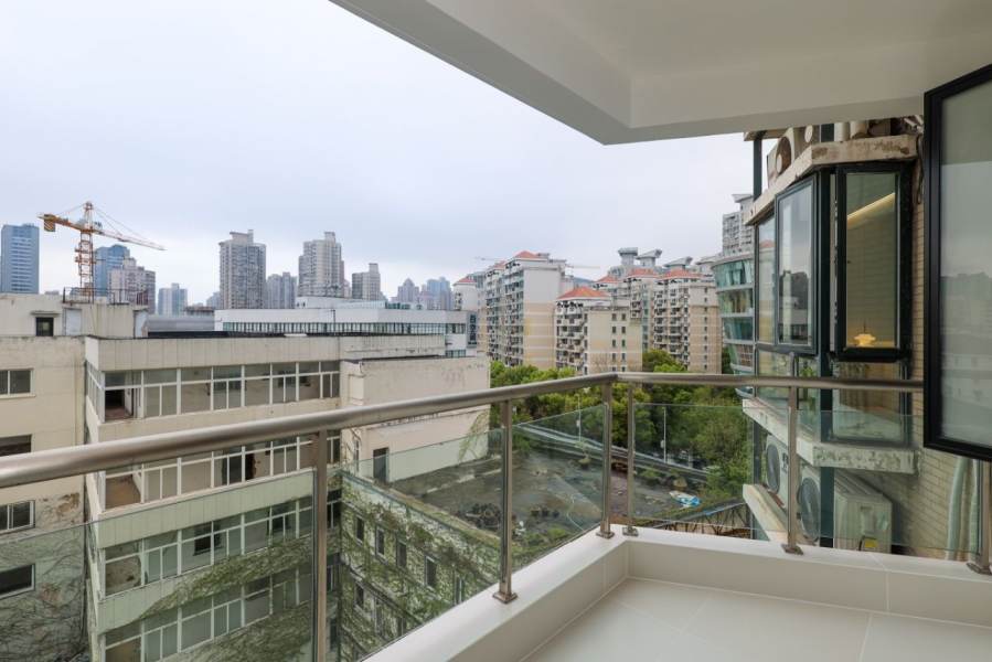 Housing image — Balcony