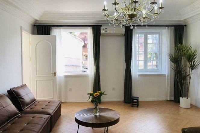 Spacious 1BR Lane House near Zhongshan Park (L2/L11)