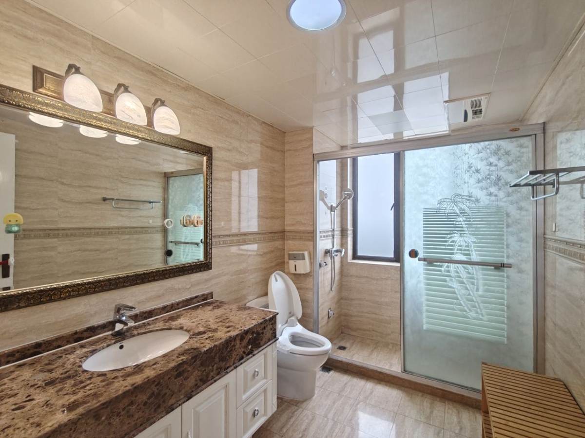 Housing image — Bathroom