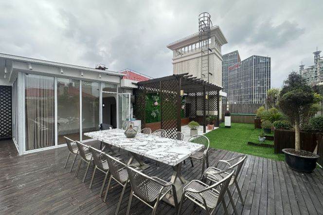 Spacious 4BR Apartment in North Bund with Terrace (L12)