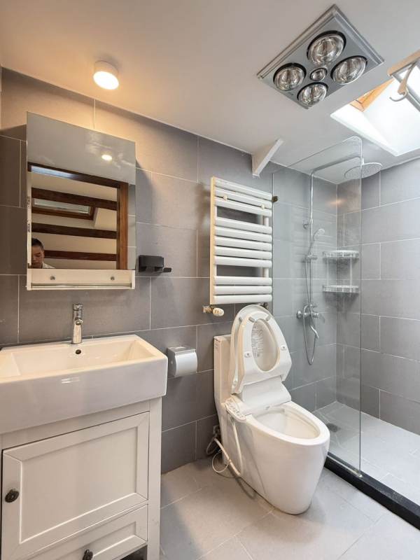 Housing image — Bathroom