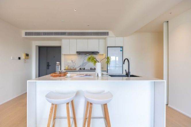 High-Floor 2BR Apartment at The Courtyards