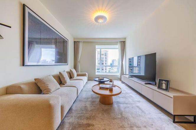 High-Floor 1BR Apartment in Gubei (L2/L15)