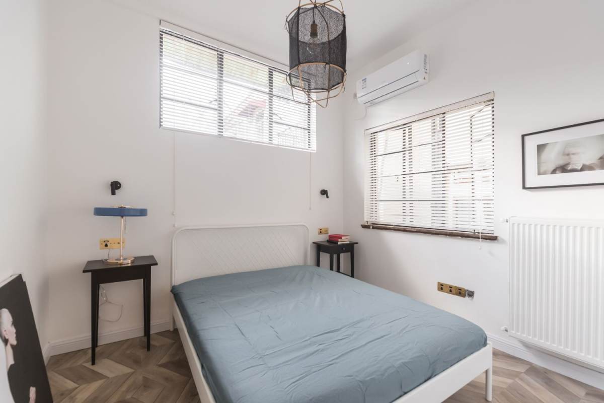 Housing image — Bedroom