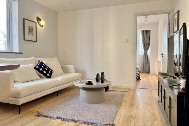 2BR Apartment in Jing'an