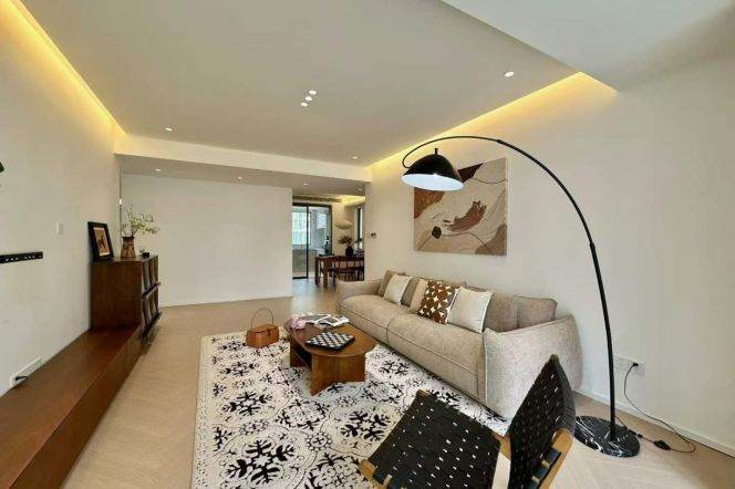 3BR Apartment in Xujiahui