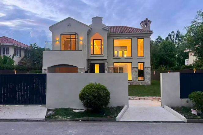 Spacious 6BR Villa near Zhaoxiang Metro with Terrace