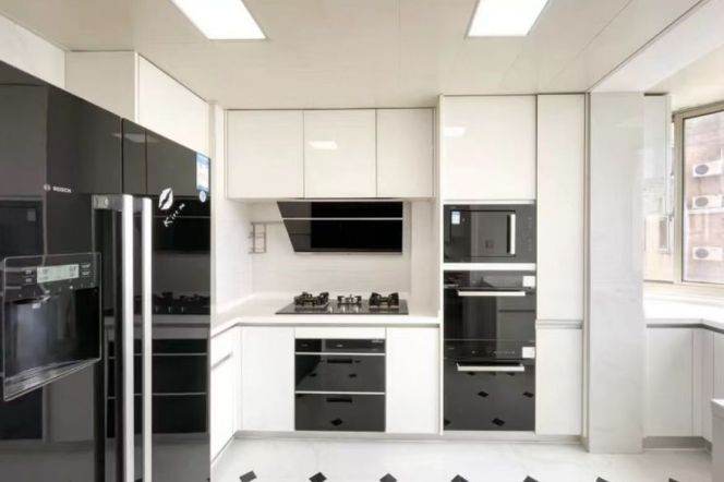 High-Floor 4BR Apartment near Shanghai Indoor Stadium Metro (L1/L4/L11)