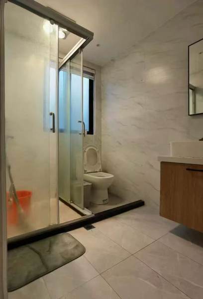 Housing image — Bathroom