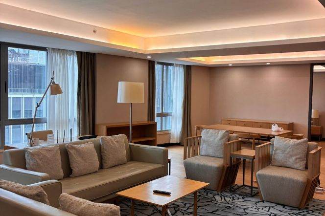 High-Floor Spacious 3BR Apartment in Xintiandi (L8/L10/L14)