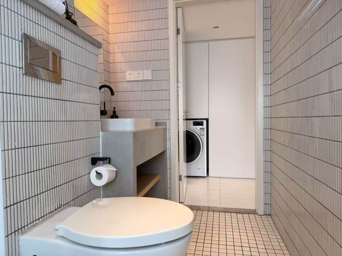 Housing image — Bathroom