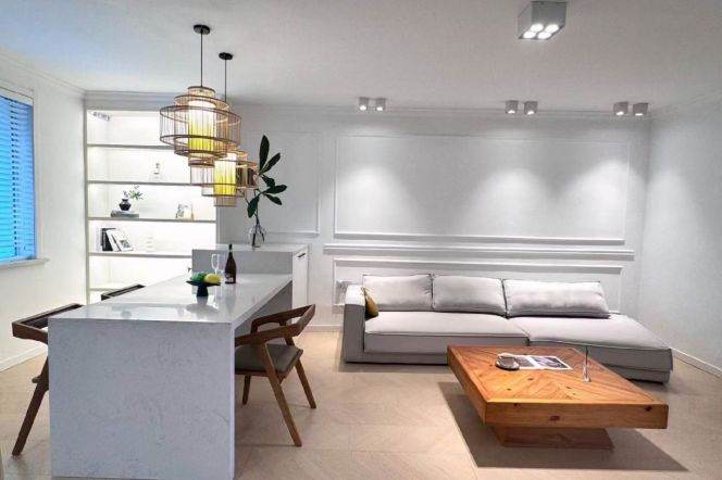 High-Floor 2BR Apartment near Zhongshan Park (L11/L13)