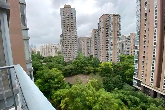 2BR Apartment in Gubei (L10/L15)