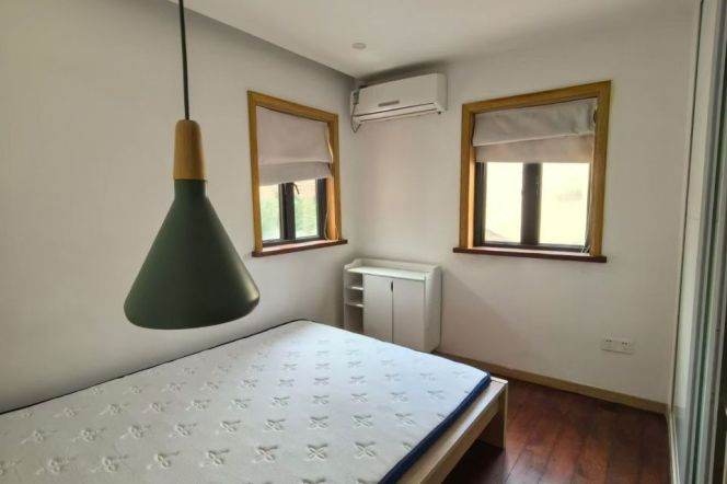 Spacious 1BR Lane House in Old Xuhui with Terrace (L1)