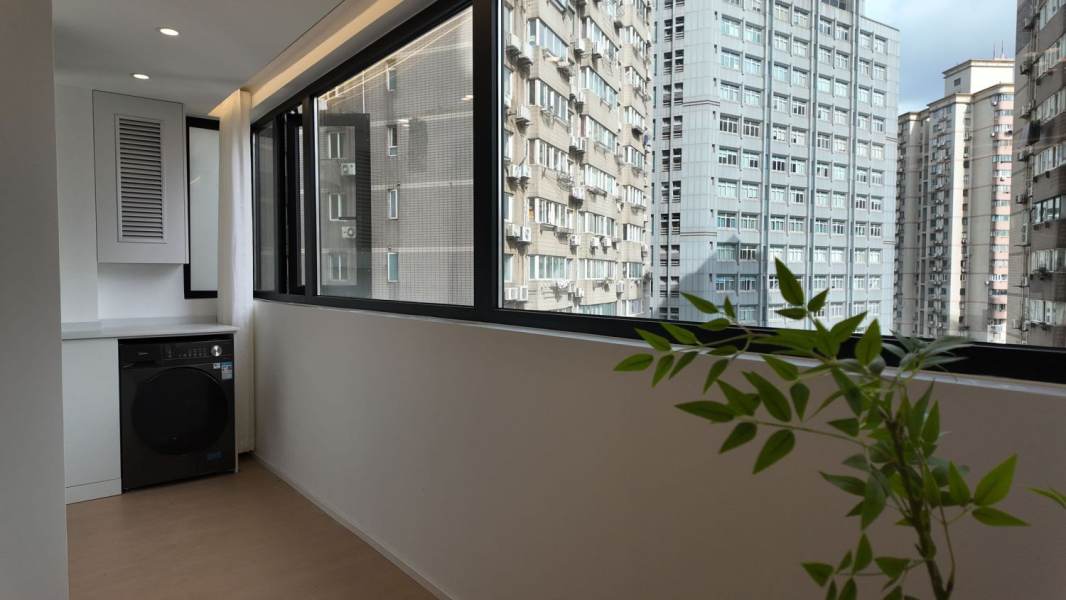 Housing image — Balcony