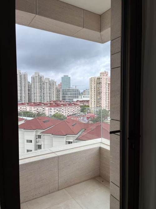Housing image — Balcony