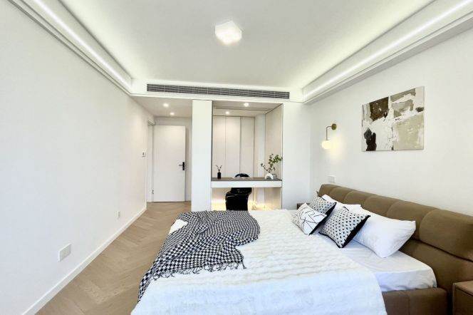 Spacious 1BR Apartment in Jing'an (L2/L11)