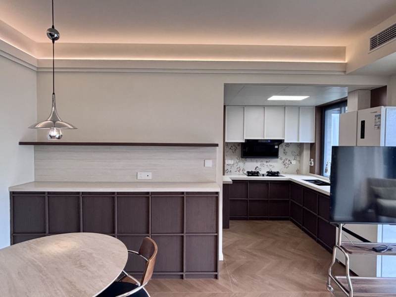 Housing image — Dining Area