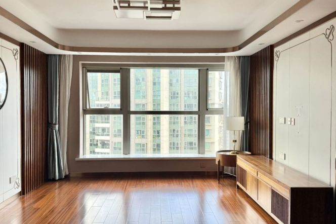 High-Floor 3BR Apartment at 8 Park Avenue (L7)