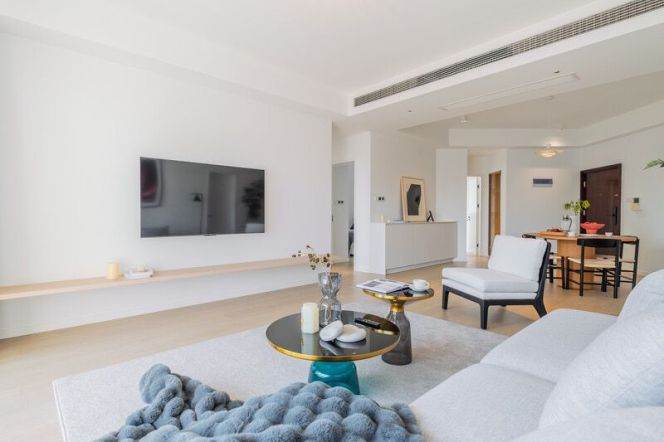 Spacious 2BR Apartment in Gubei