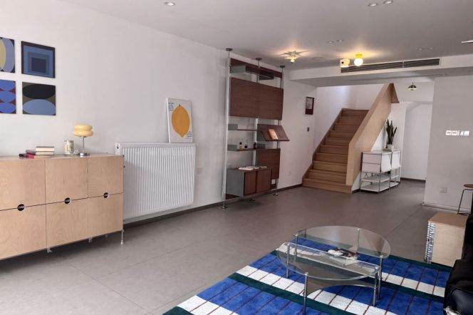 Spacious 3BR Apartment in Jing'an with Terrace