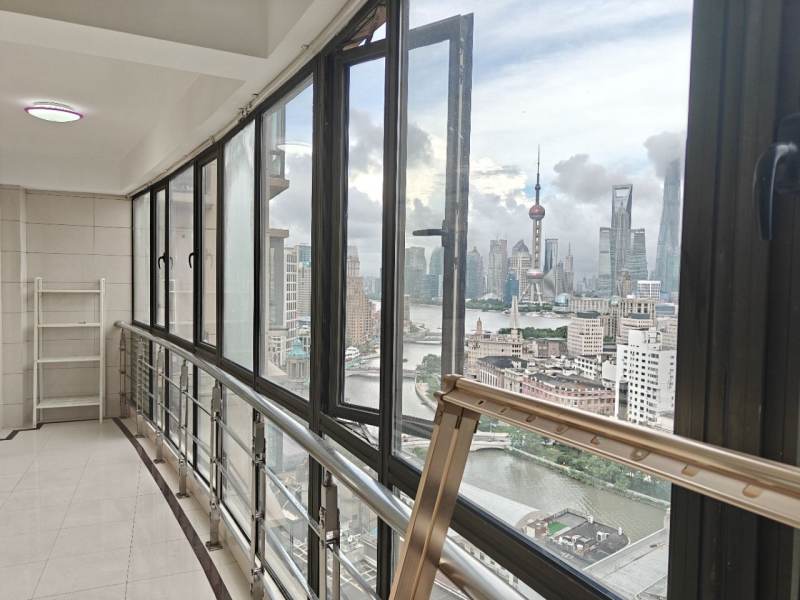 Housing image — Balcony