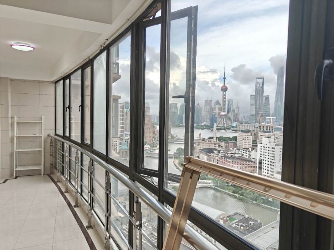 Housing image — Balcony