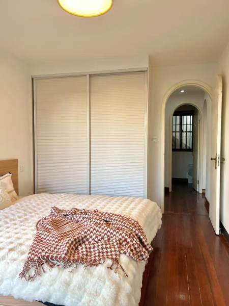 Housing image — Bedroom