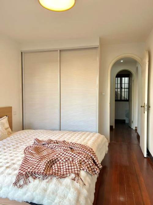 Housing image — Bedroom