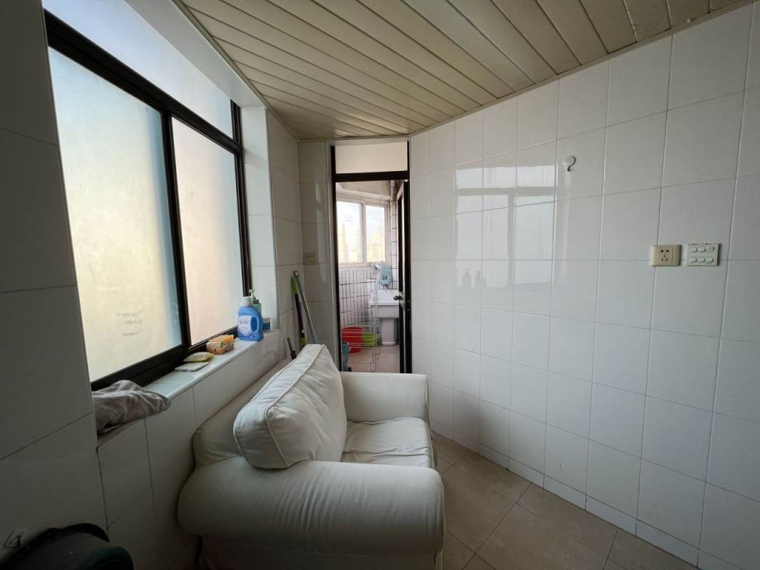 Housing image — Bathroom
