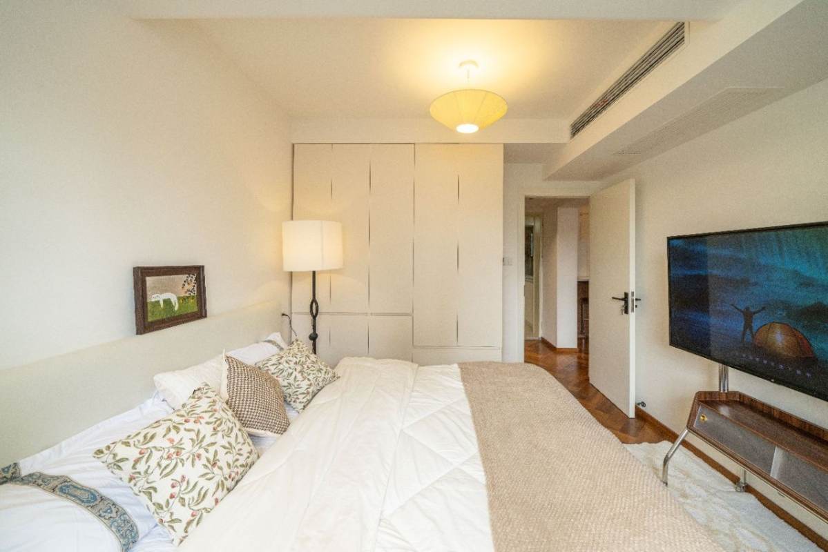 Housing image — Bedroom