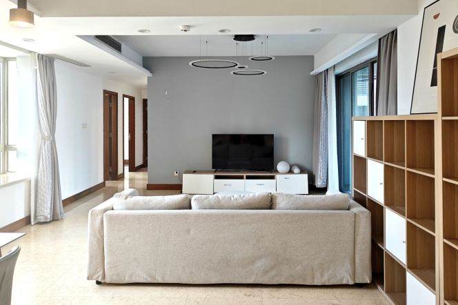 3BR Apartment near Nanjing Xi Lu (L2/L12/L13)