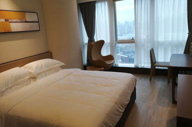 Spacious 1BR Serviced Apartment near Century Avenue Metro (L2/L4/L6/L9)