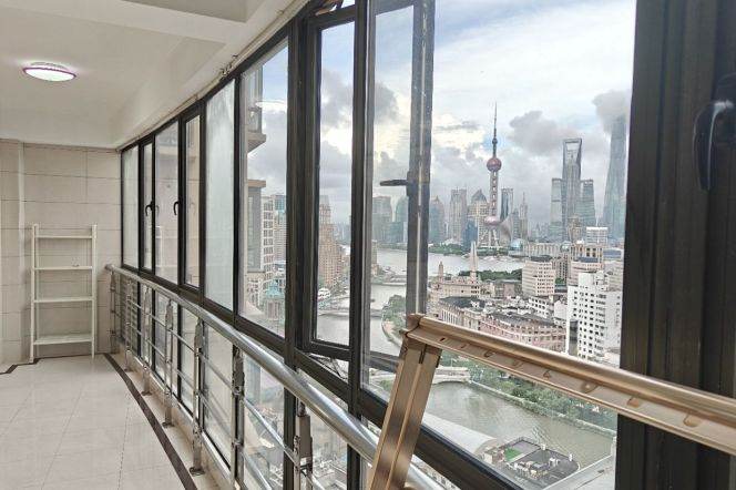 High-Floor Spacious 3BR Apartment near People's Square with Outstanding View (L10/L12)