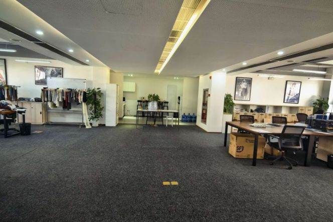 Spacious Studio Office near Changping Rd Metro (L7/L14)