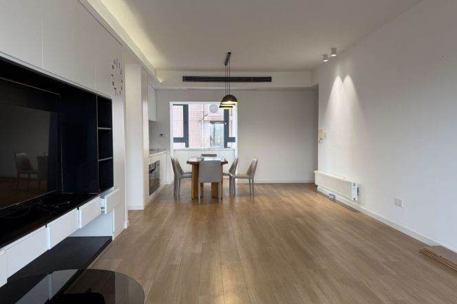 Spacious 3BR Apartment near Dong'an Rd Metro (L4/L7)