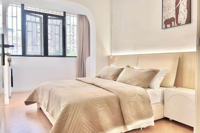 1BR Apartment near Hongqiao Rd Metro (L3/L4/L10)