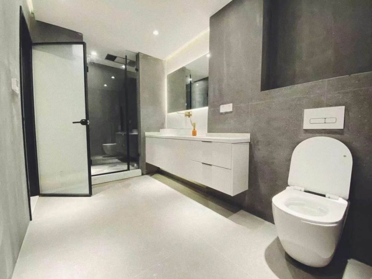 Housing image — Bathroom