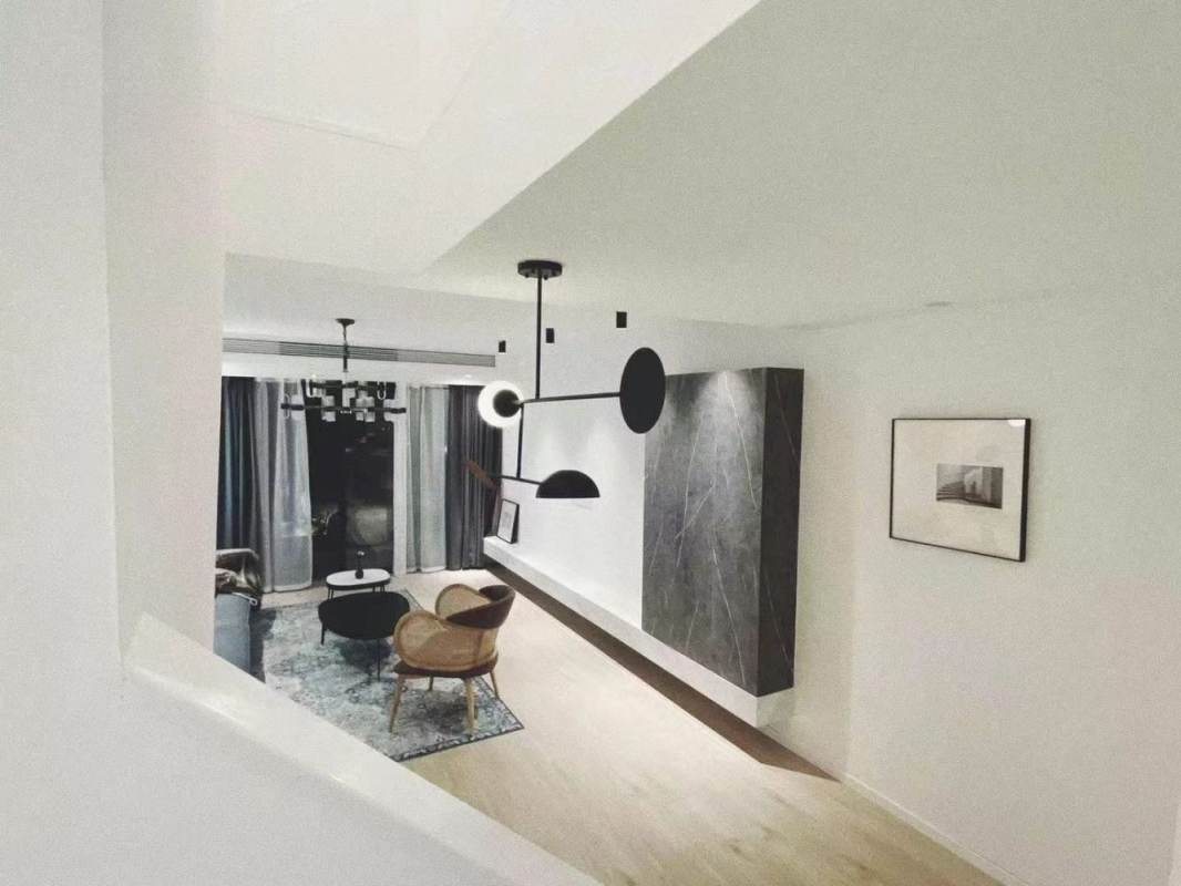 Housing image — Living Room