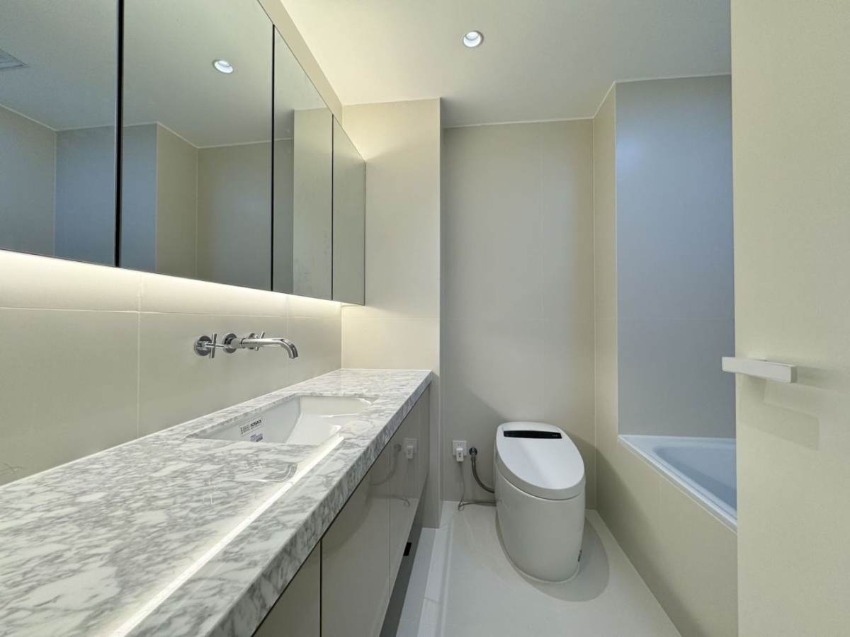 Housing image — Bathroom