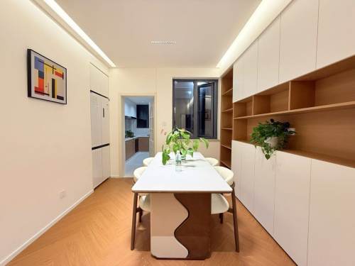 Housing image — Dining Area