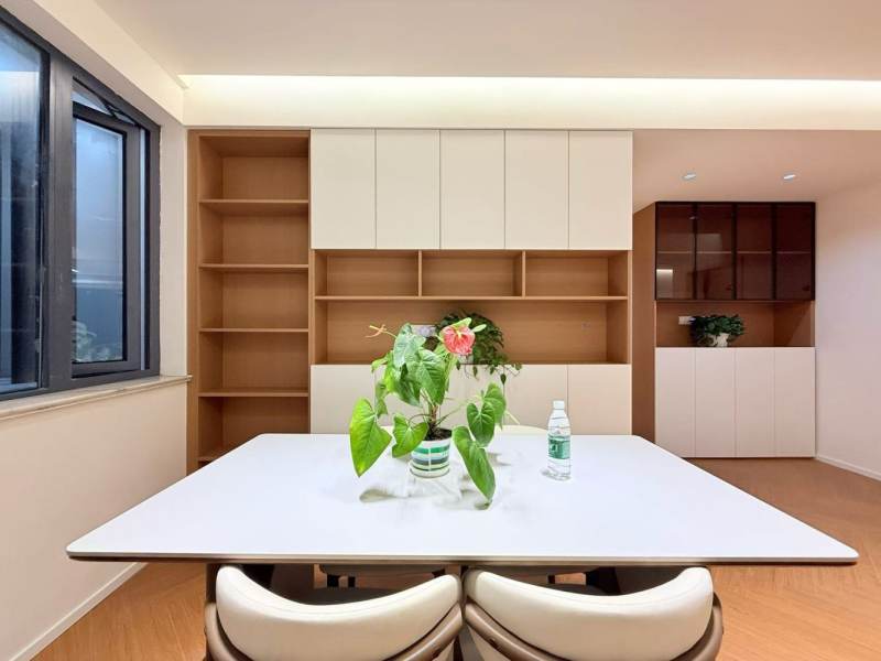 Housing image — Dining Area