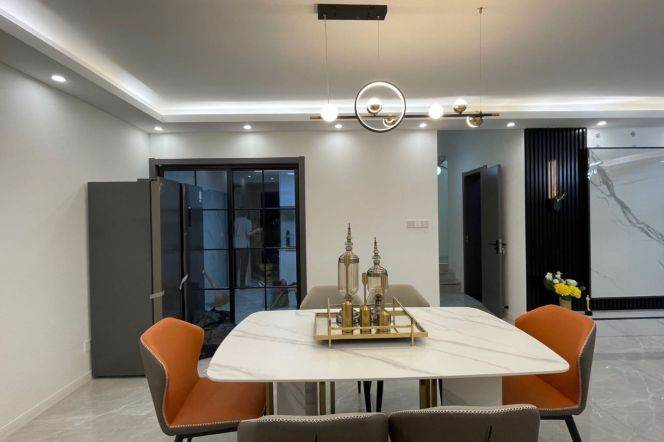 High-Floor Spacious 3BR Apartment at Brilliant City with Floor-to-Ceiling Windows (L3/L4)