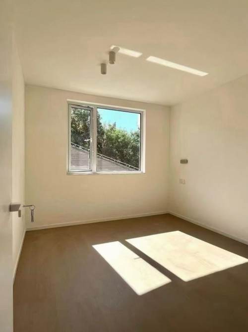 Housing image — Bedroom